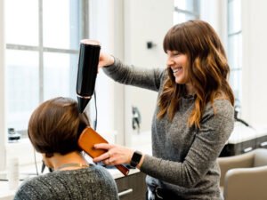 How to File a Business Insurance Claim for a Beauty Salon