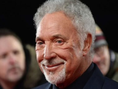 Sir-Tom-Jones