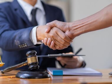 How to Choose the Right Business Lawyer for Your Startup 1