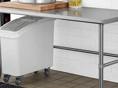 How to Choose the Best Stainless Steel Prep Table Kitchen for Your Establishment