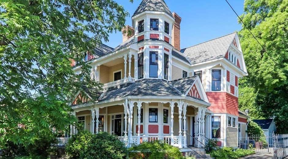 How-to-Experience-the-Charm-of-a-Historic-Neighborhood