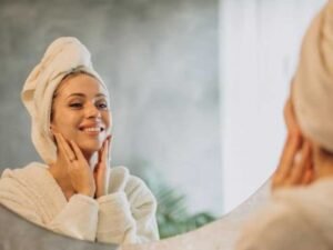 10 Effective Skincare Tips to Achieve Clearer Skin In 2025