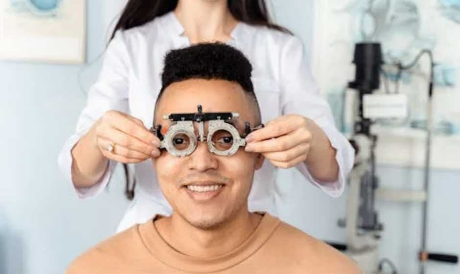 Changes-in-vision-following-LASIK